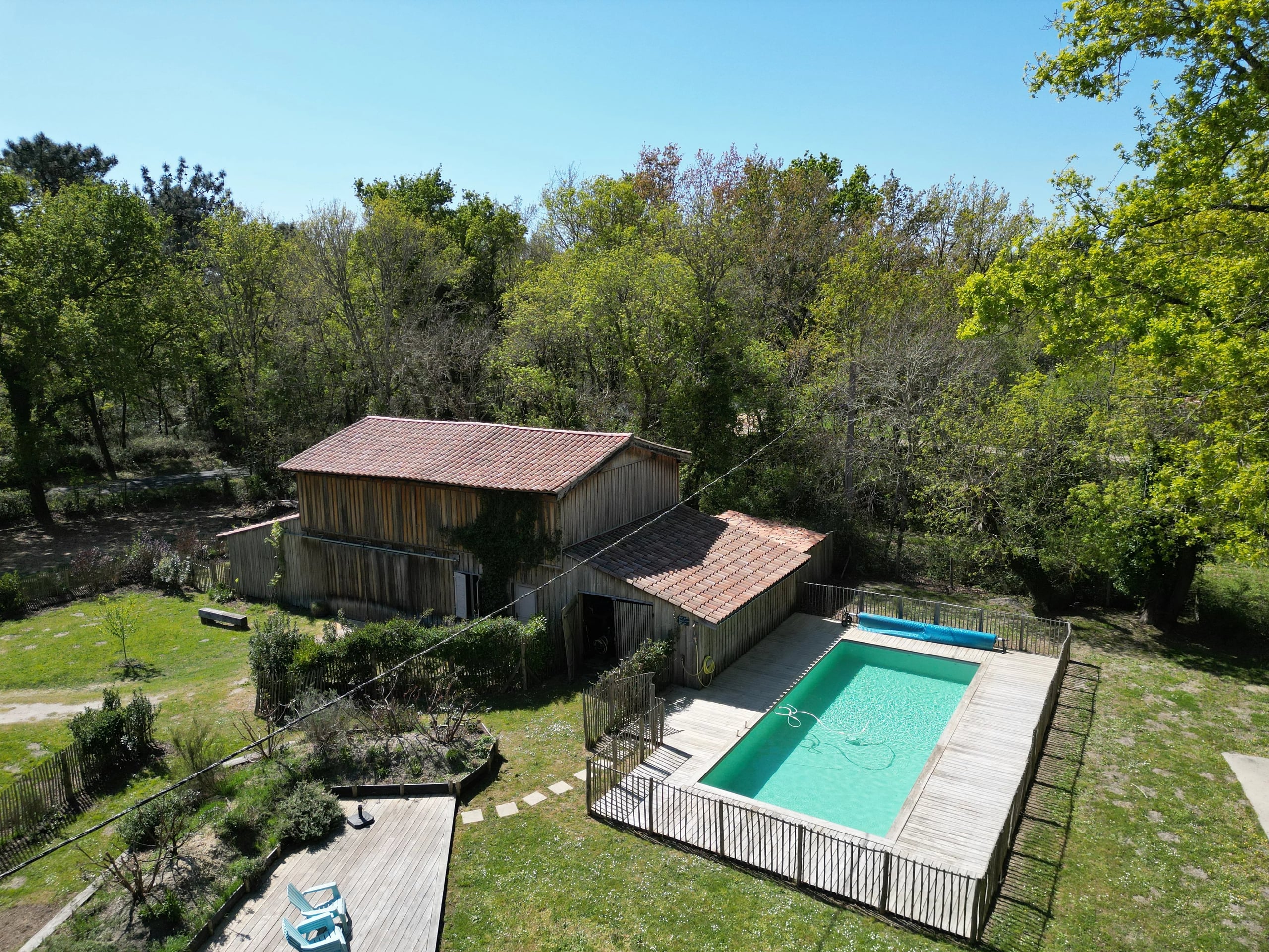 VENSAC - PROPRIETE DE 4,5 HECTARES À 5 MINUTES DES PLAGES OCÉANES